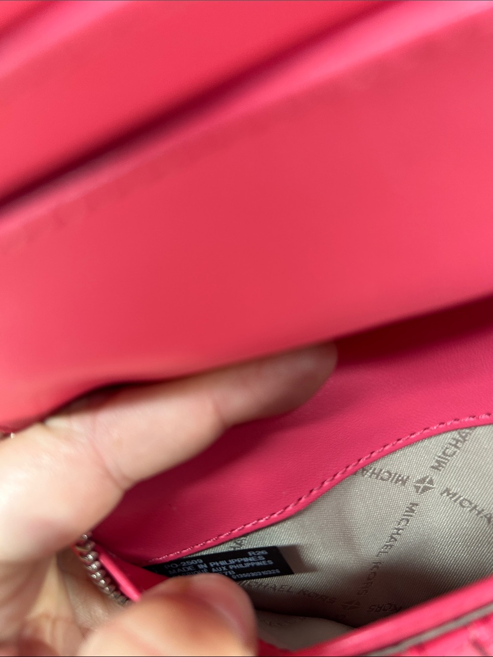7239 Michael Kors Pink MK Signature Zip-Around Wristlet Wallet 437239 - Picture 11 of 12